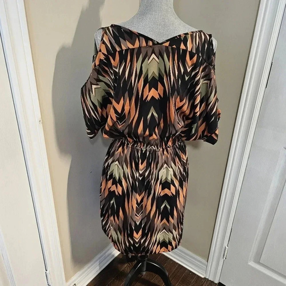 Soprano Dress Open Shoulders Geometric print  Boho Size M - Picture 3 of 6
